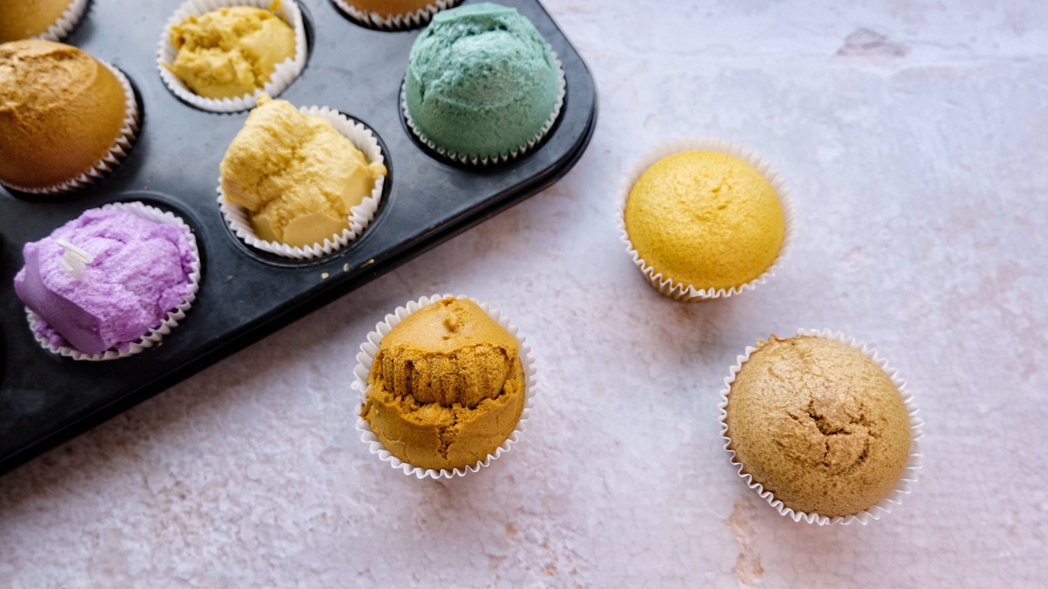 Cupcake baking candle video lesson